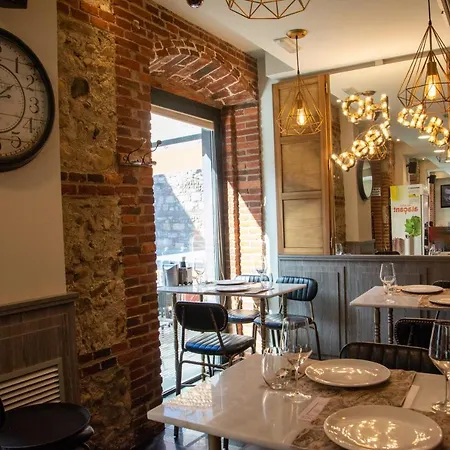 Hotel Qh Centro Leão