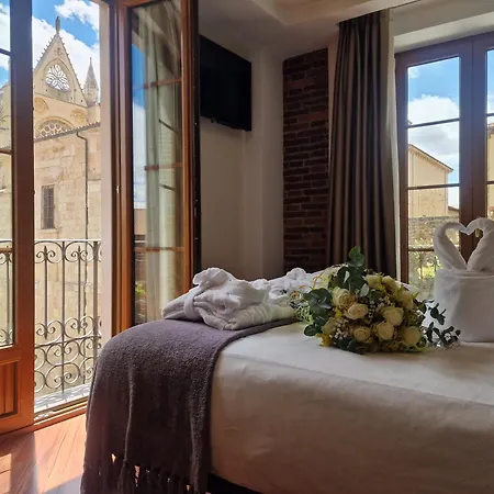 莱昂中央spaqh酒店