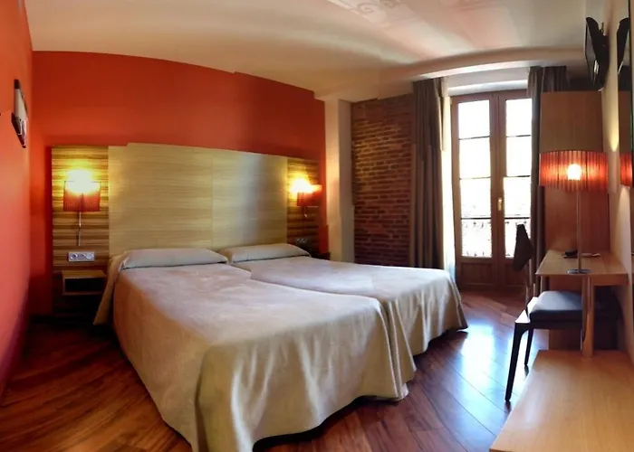 莱昂中央spaqh酒店 3* 莱昂