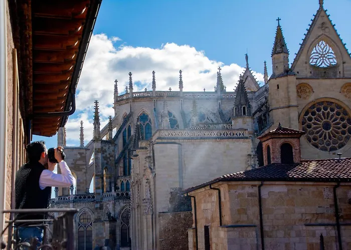 莱昂中央spaqh酒店