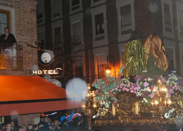 莱昂中央spaqh酒店 酒店