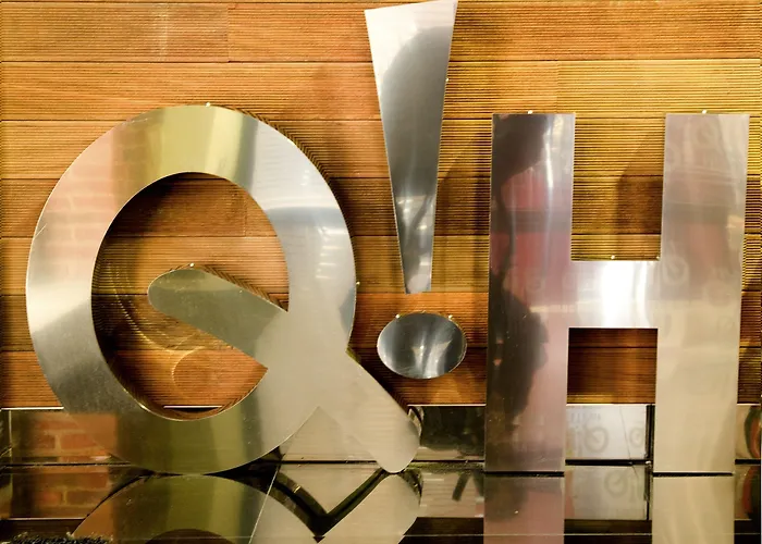 莱昂中央spaqh酒店 3* 莱昂