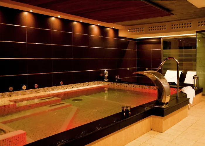 莱昂中央spaqh酒店 酒店