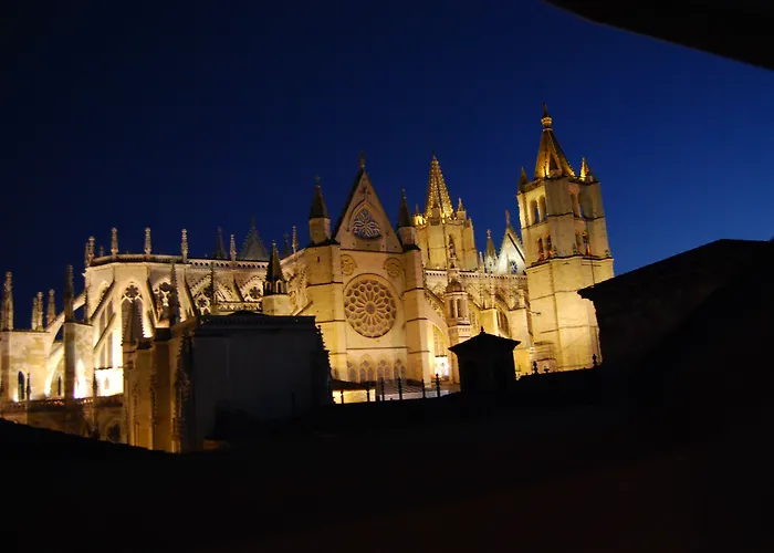 莱昂中央spaqh酒店 酒店