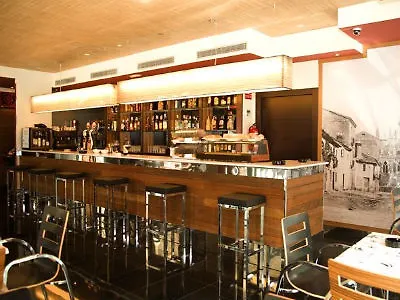 莱昂中央spaqh酒店