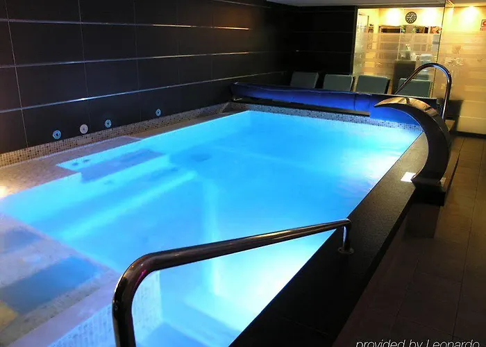 莱昂中央spaqh酒店 3* 莱昂