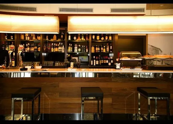 莱昂中央spaqh酒店