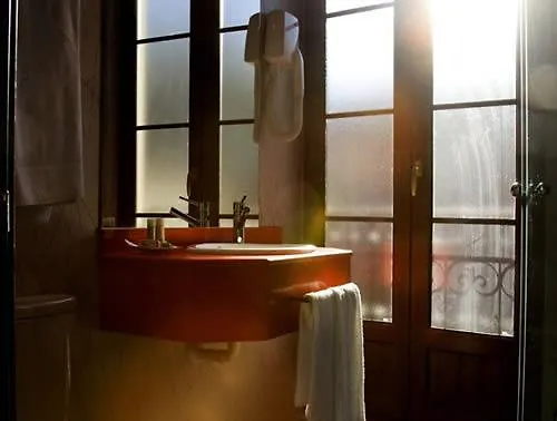 莱昂中央spaqh酒店 3*